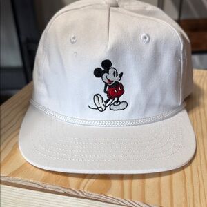 White Mickey Mouse men’s hat